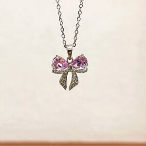 ✨Sparkly pink zircon stone cute bow 🎀 necklace